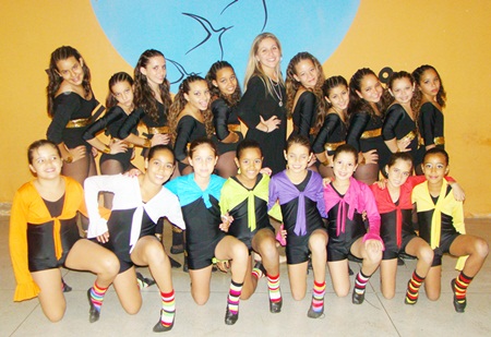 FESTIVAL DE DANÇA FAZ PÚBLICO VIBRAR NO CENTRO DE EVENTOS DE RIFAINA